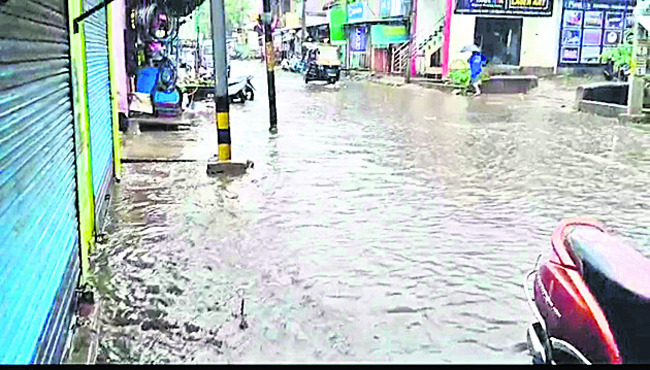 తెగిన హిరాఖండ్ బోగీలు 4
