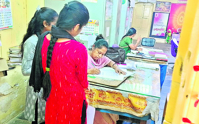 గుమ్మనూరు జయరామ్‌ వ్యాఖ్యలు సరికాదు
1