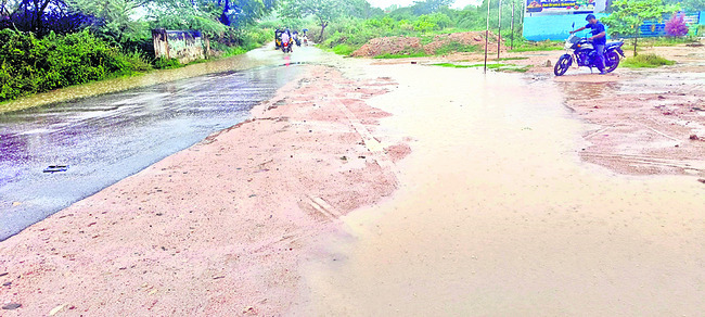 నిజాయితీ చాటుకున్న  ప్రైవేట్‌ టీచర్‌ 1