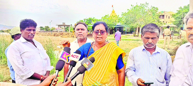 ● రేణిగుంట ఎయిర్పోర్టు సమీపంలో రూ.60 కోట్ల భూమి కబ్జా 1