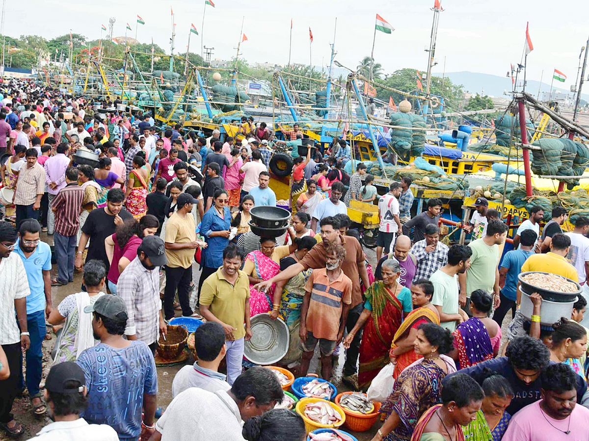 Fish Market in Visakhapatnam Photos14