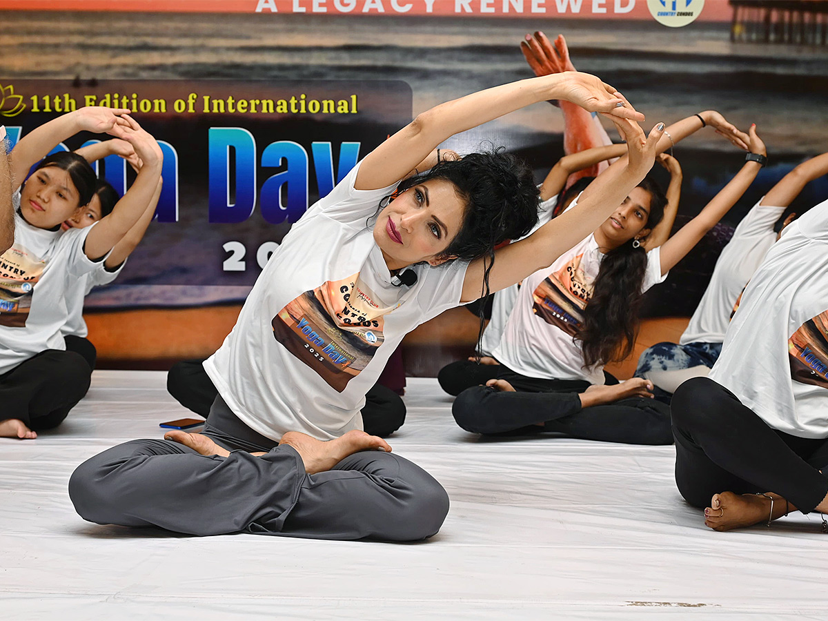 International yoga trainer Simran creates buzz at yoga festivals1