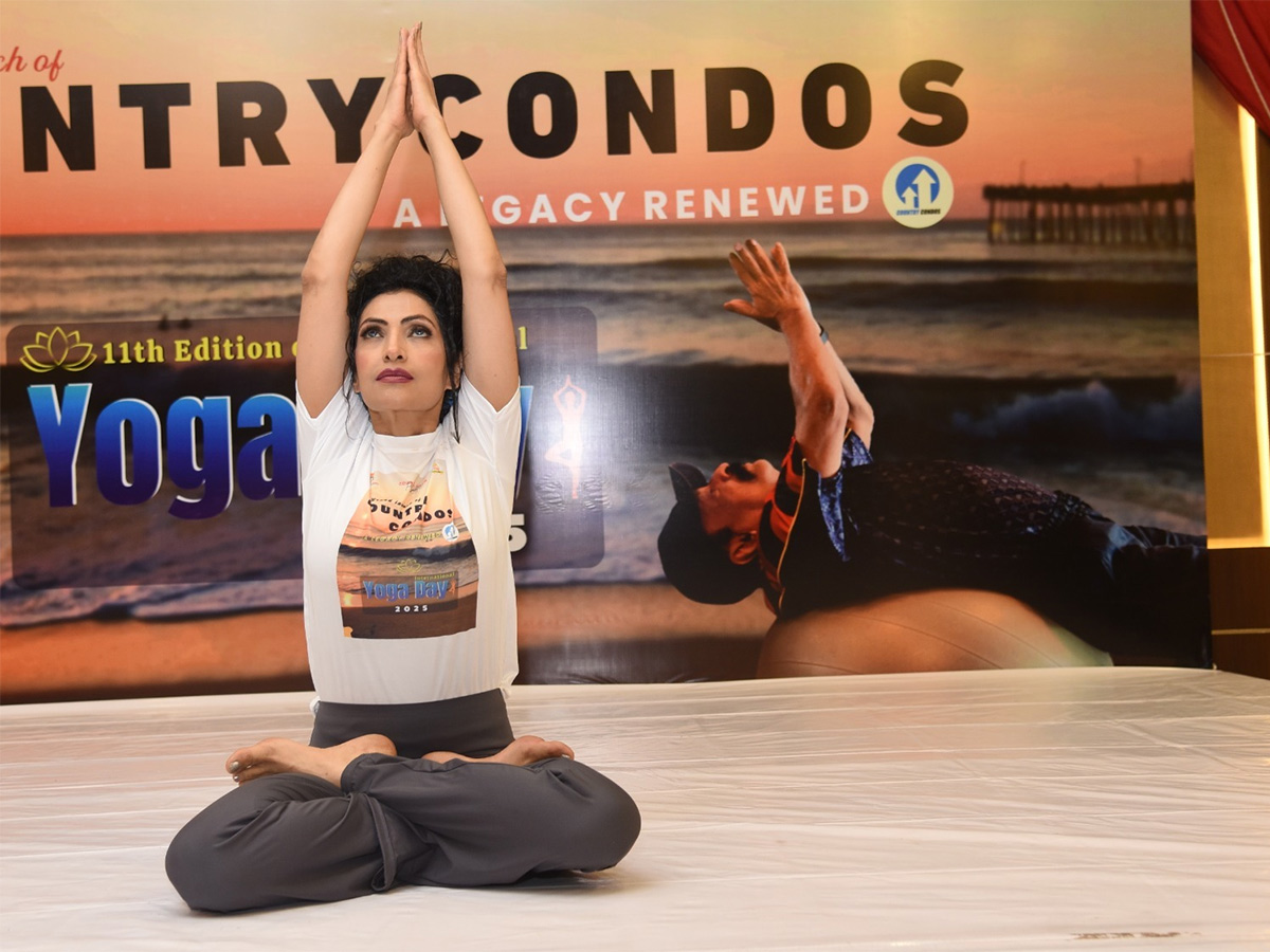International yoga trainer Simran creates buzz at yoga festivals3