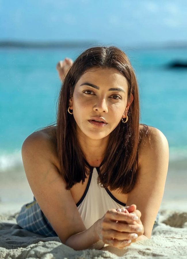 Kajal enjoys birthday vacation with family (Photos)2