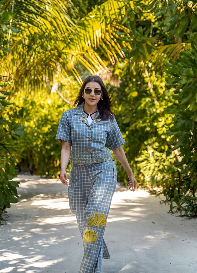 Kajal enjoys birthday vacation with family (Photos)13