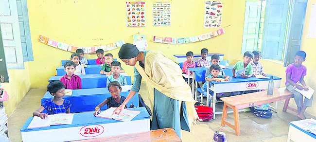 పాఠాలు చెప్పేవారేరి?1