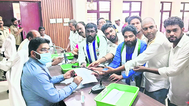 యువత జీవితాలతో కూటమి ఆటలు 1