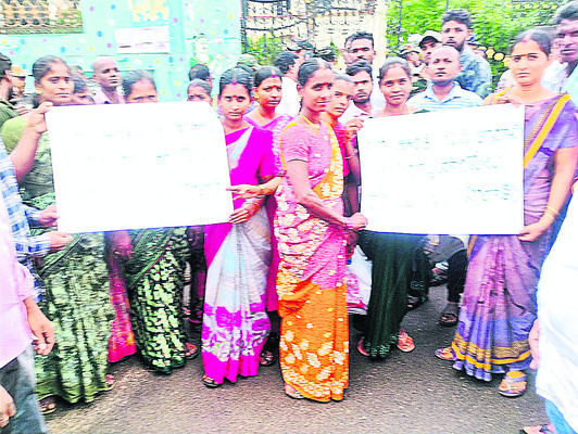 అర్జీలు సత్వరమే పరిష్కరించాలి 1