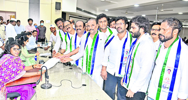 రాష్ట్రంలో డైవర్షన్ రాజకీయాలు 2