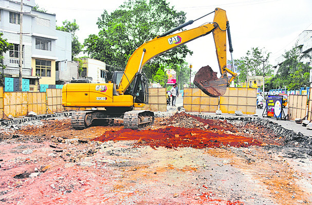 కాలువల మరమ్మతులకు చర్యలు తీసుకోండి
3