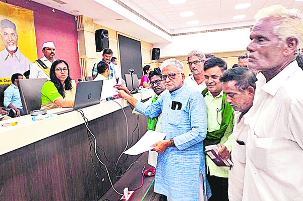 కాలువల మరమ్మతులకు చర్యలు తీసుకోండి
2