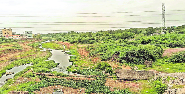 ● జిల్లా కేంద్రానికి వరద బెంగ ● గోదావరితో, రాళ్లవాగుకు 1