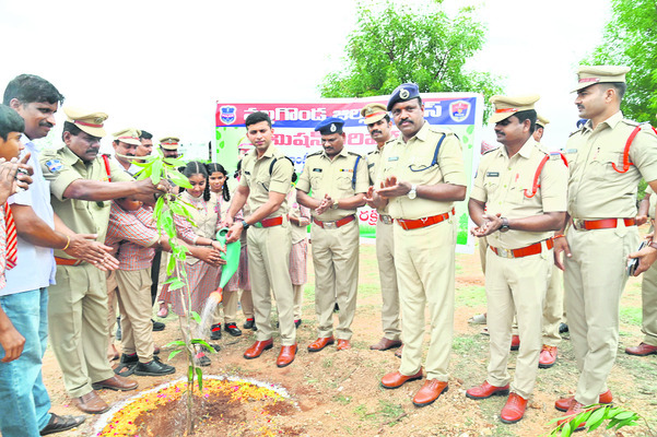 మత్తు పదార్థాలకు బానిసలు కావొద్దు1