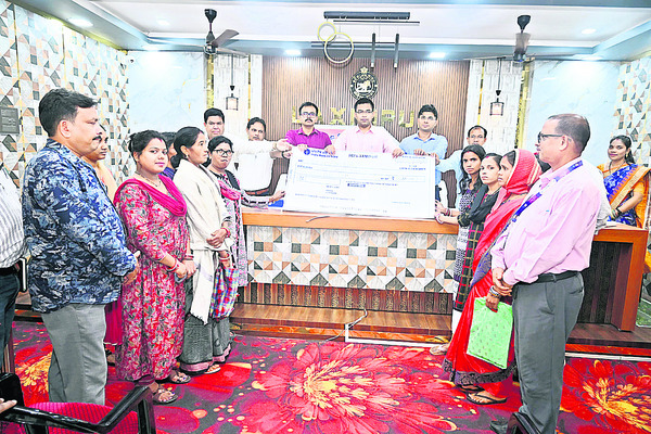 వినతుల స్వీకరణ 1