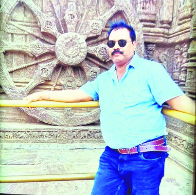 కూలిన భారీ చెట్టు 3