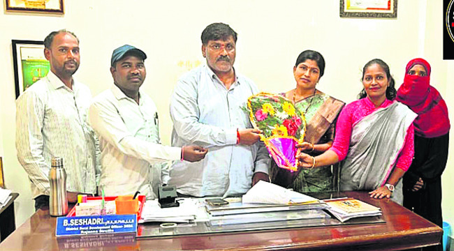 హోటళ్లపై ఫారెస్ట్ అధికారుల దాడి
1