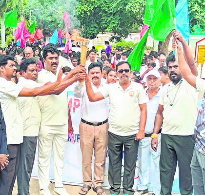 మృత్యంజయస్వామికి ప్రత్యేక పూజలు 3