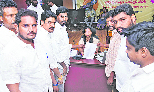 కూటమి మోసాలపై యువత పోరు 2