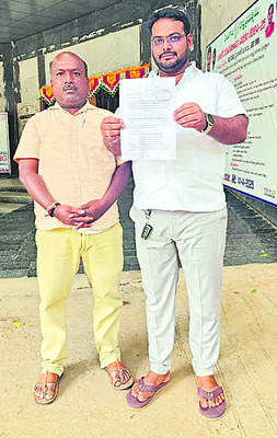 ప్రజావాణి అర్జీలు పరిష్కరించండి: కలెక్టర్ 1