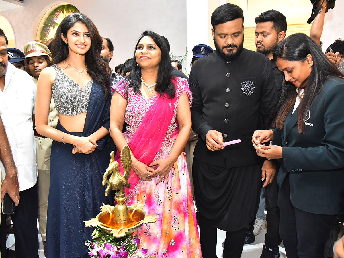 Femina Flaunt Studio SalonLaunch by manasa varanasi stills3