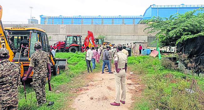 కబ్జాల తొలగింపు   1