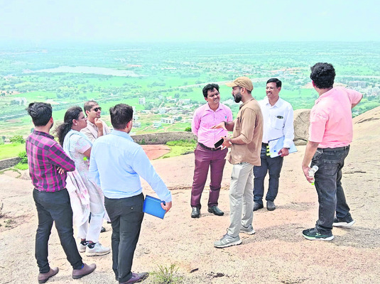 ఖిలా పనులు ప్రారంభమెప్పుడు?1