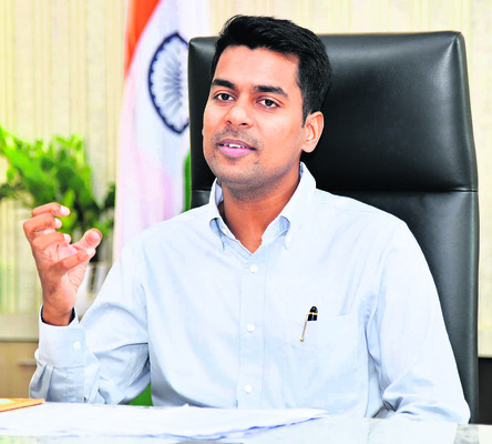 అప్రమత్తంగా ఉన్నాం..1