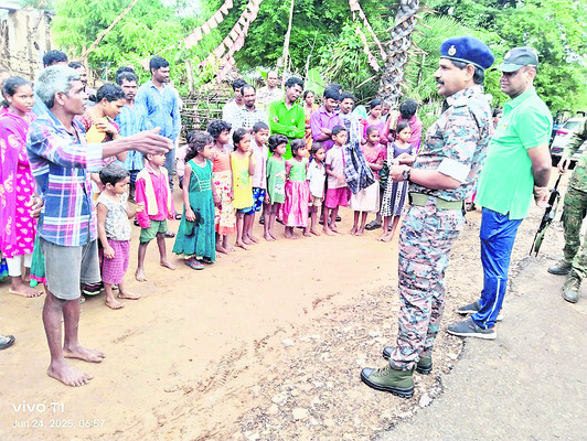 మావోయిస్టులకు సహకరించొద్దు..1
