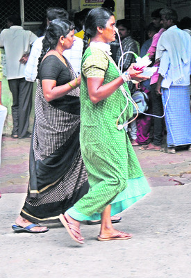 సొంతవారికి పరీక్షే! 4