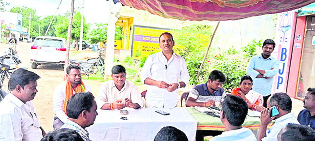 నలిగిపోతున్న నాలుగో సింహం1