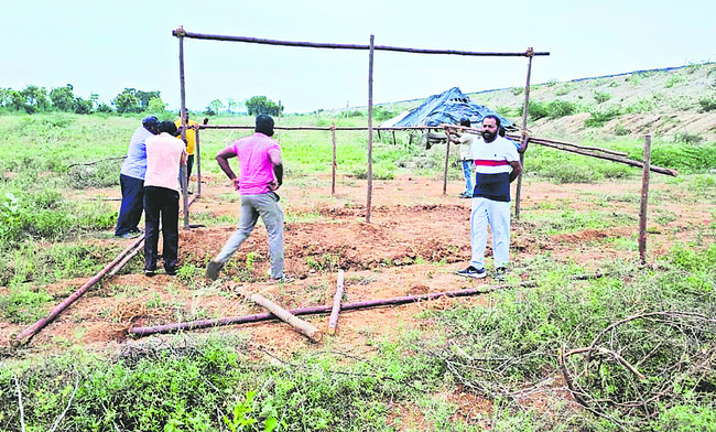 ఏక్ సాల్ కౌలుదారు.. ప్లాట్లేశాడు 1