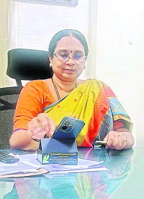 పురావస్తుశాఖ అధికారుల పరిశీలన 2