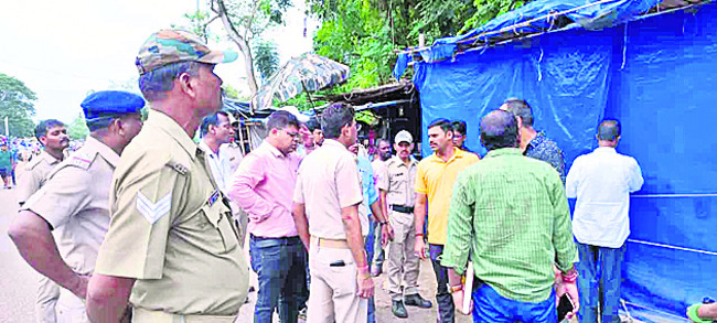 పేదల నివాసాలు కూల్చడం సరికాదు 1