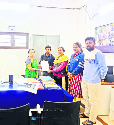 గ్రామ సచివాలయ ఉద్యోగుల సమస్యలు పరిష్కరించాలి2