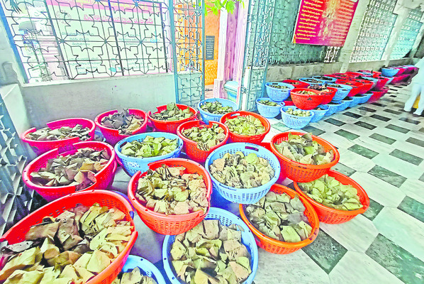 ఆషాఢం.. అదుర్స్‌!1