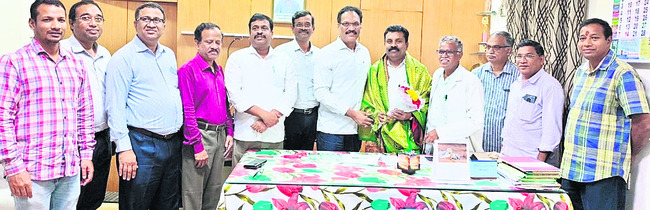 ఆపదలో ఉన్నవారికి అండగా నిలవాలి 2