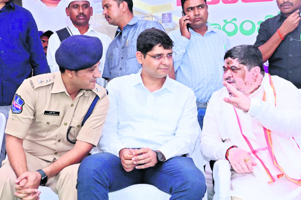బస్డిపోపై సీఎంతో చర్చిస్తా4
