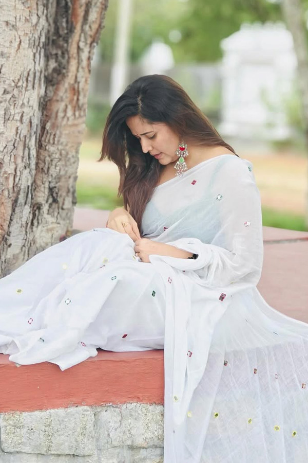 Anchor Anasuya Latest Beautiful Pictures4