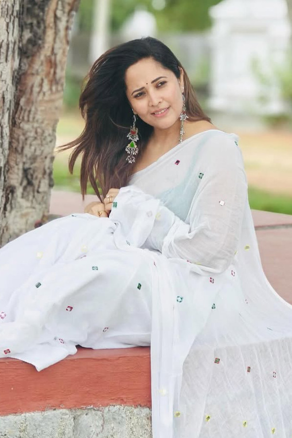 Anchor Anasuya Latest Beautiful Pictures5