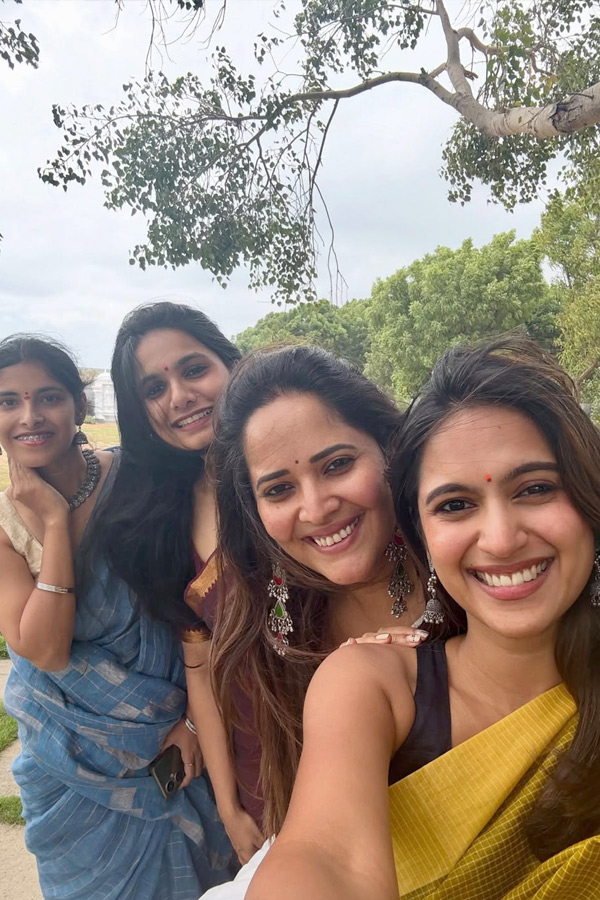 Anchor Anasuya Latest Beautiful Pictures8