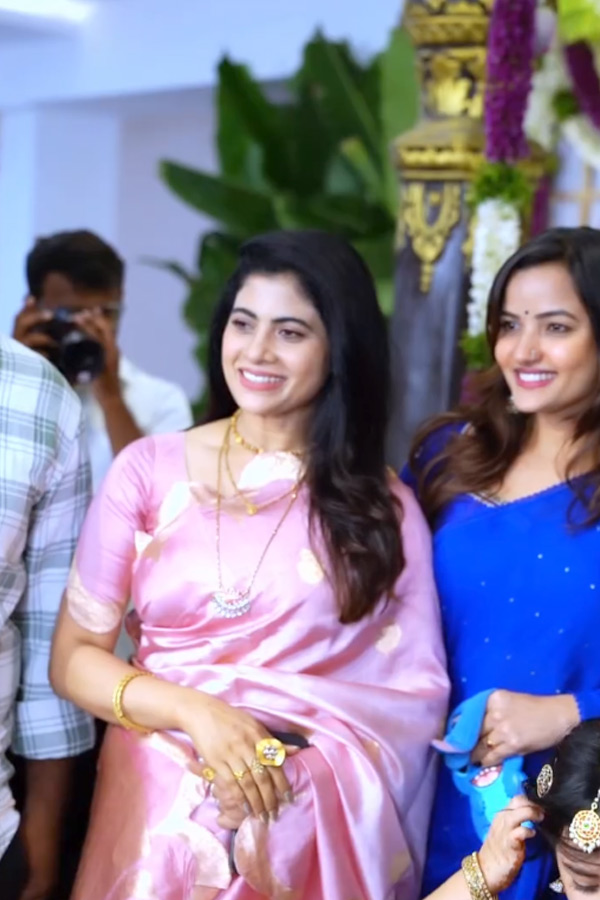 TV Celebrities Attend mogalirekulu serial Fame Anjali Baby Shower Photos17