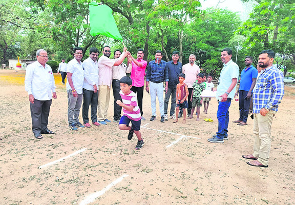 సంప్రదాయబద్ధంగా నిత్యకల్యాణ వేడుక1