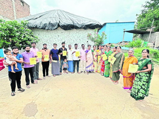 కుమ్మర్ల తొలి బోనం  జాతర కరపత్రాల ఆవిష్కరణ 1