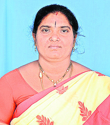 సర్పంచ్ సుభాషిణికి కన్నీటి వీడ్కోలు1