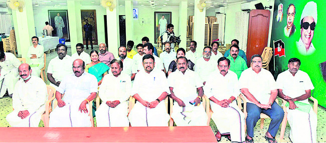● రాష్ట్రవ్యాప్త పర్యటనకుపళణి సన్నద్ధం ● జూలై 2వ వారం న1