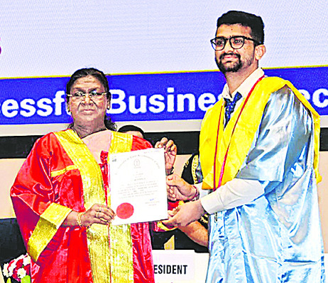 మాస్టర్ మైండ్స్ విద్యార్థులకు పురస్కారాలు 1