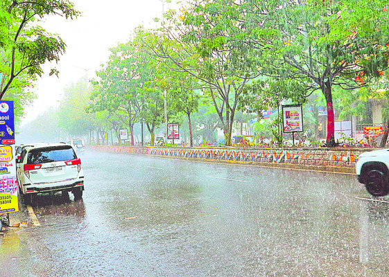 పలుచోట్ల మోస్తరు వాన 1