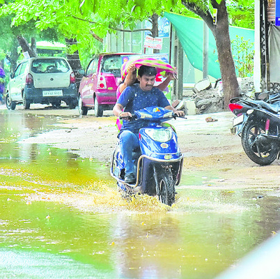 పలుచోట్ల మోస్తరు వాన 2