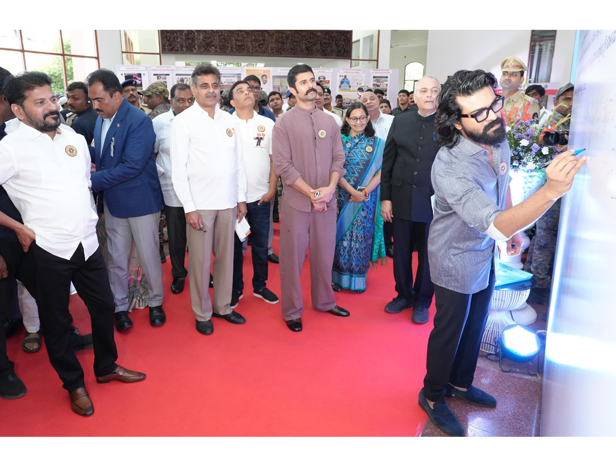 CM Revanth Reddy,Ram Charan,Vijay Deverakonda participate Anti-Drugs Day Event in Hyderabad Photos 12