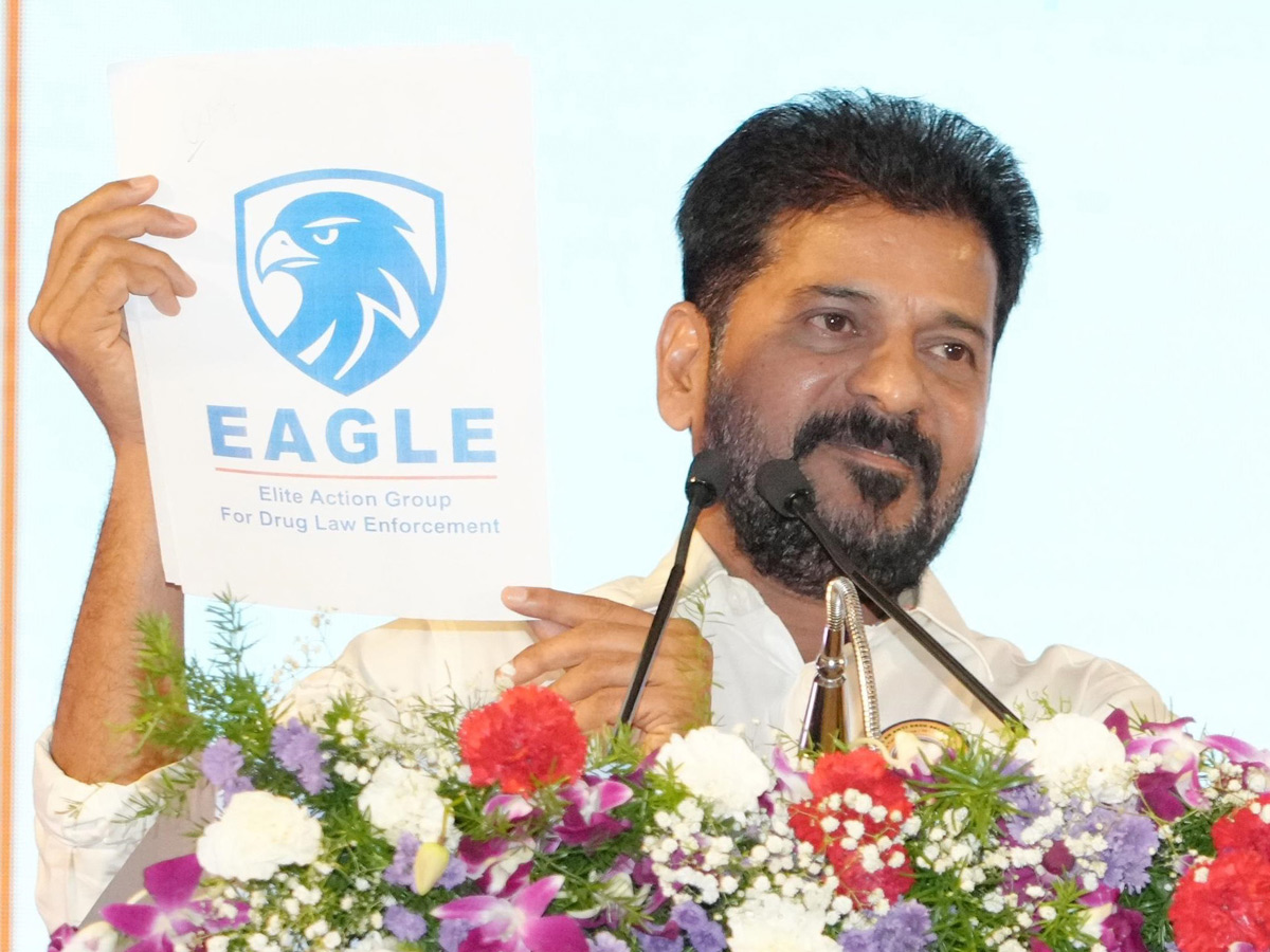 CM Revanth Reddy,Ram Charan,Vijay Deverakonda participate Anti-Drugs Day Event in Hyderabad Photos 14